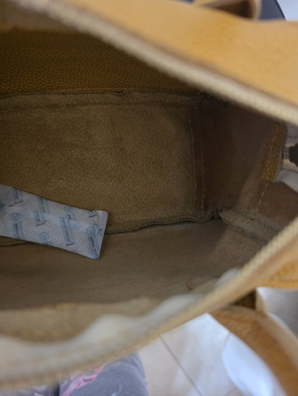 New Portland Leather Large Grace Doctor Bag/Color: Sunshine - Picture 8 of 9